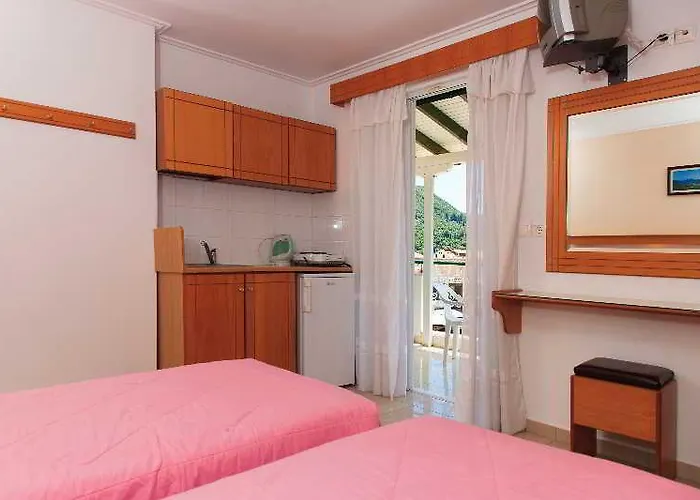 Cosmopol 3* Lefkáda